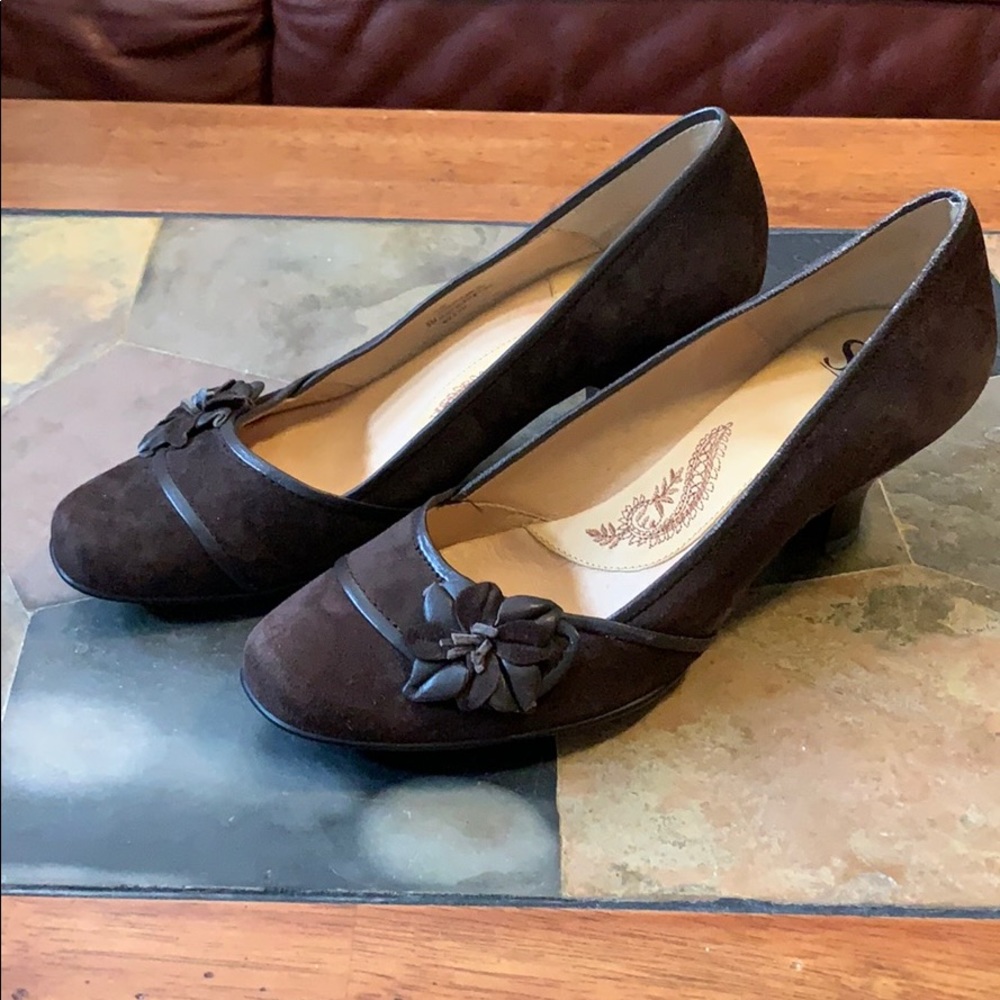 Sofft kitten heel brown loafer sz 8